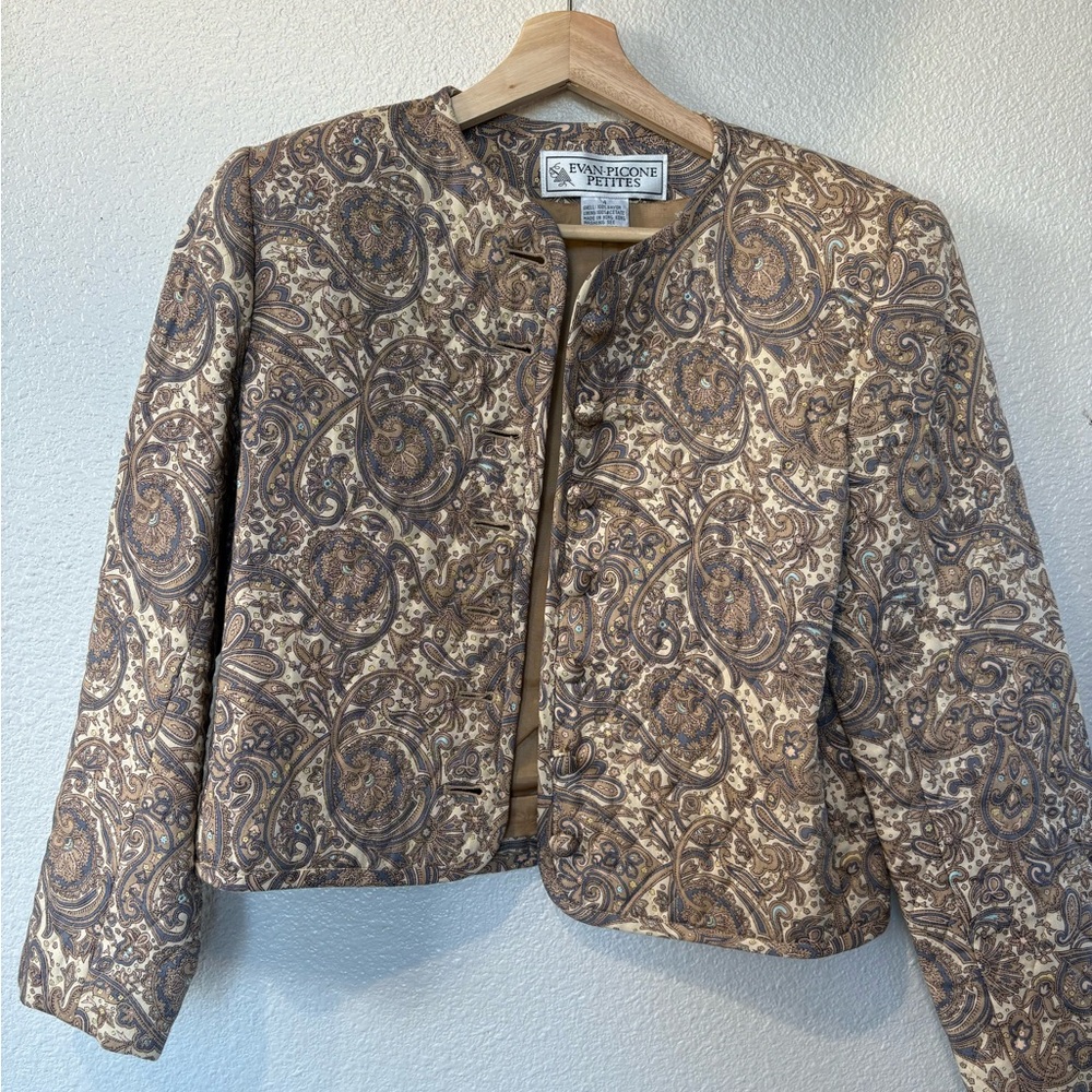 Vintage Evan Picone quilted paisley blazer like new .